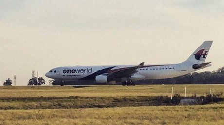 Chuyến bay MH148 của Malaysia Airlines phải hạ cánh khẩn cấp ở Melbourne. Ảnh: Twitter