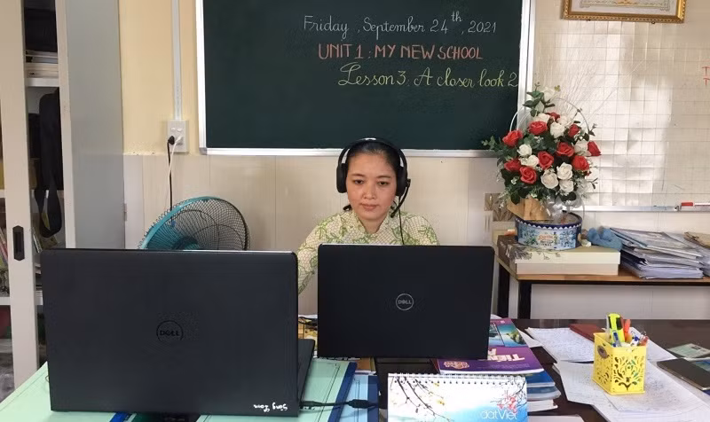 GV tỉnh Tiền Giang trong giờ dạy trực tuyến.