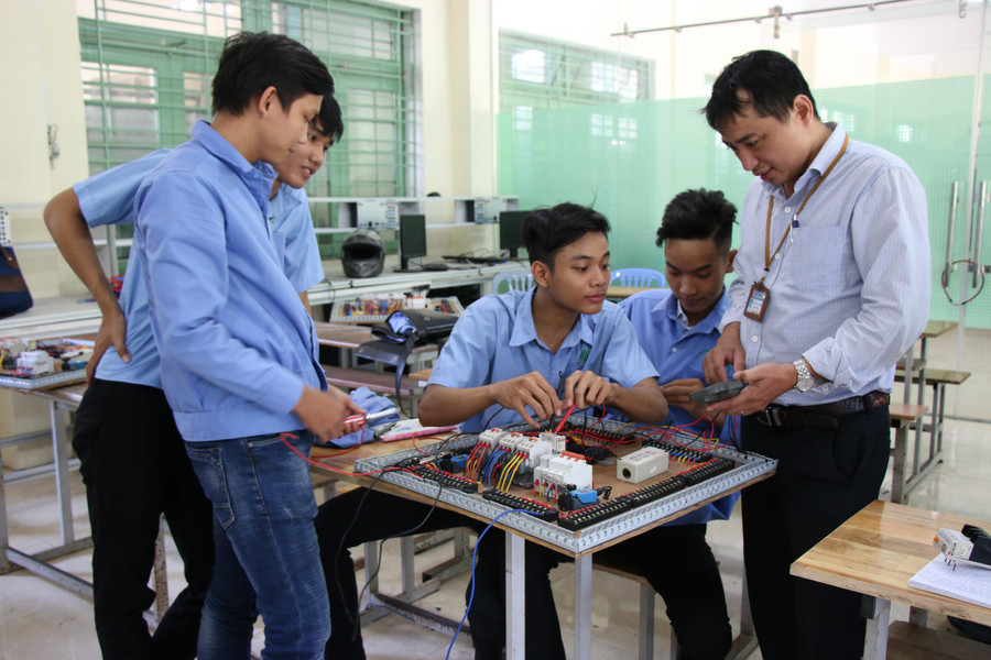 Ngành điện tử công nghiệp luôn có nhu cầu tuyển dụng cao từ các doanh nghiệp Ngành điện tử công nghiệp luôn có nhu cầu tuyển dụng cao từ các doanh nghiệp