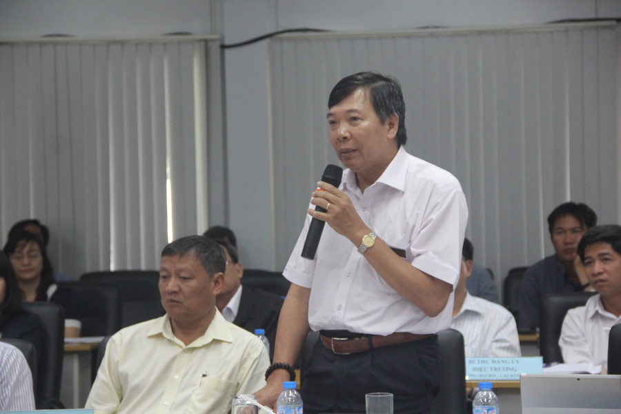 Các đại biểu chia sẻ ý kiến tại buổi làm việc