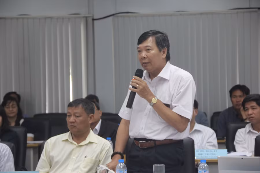 Các đại biểu chia sẻ ý kiến tại buổi làm việc