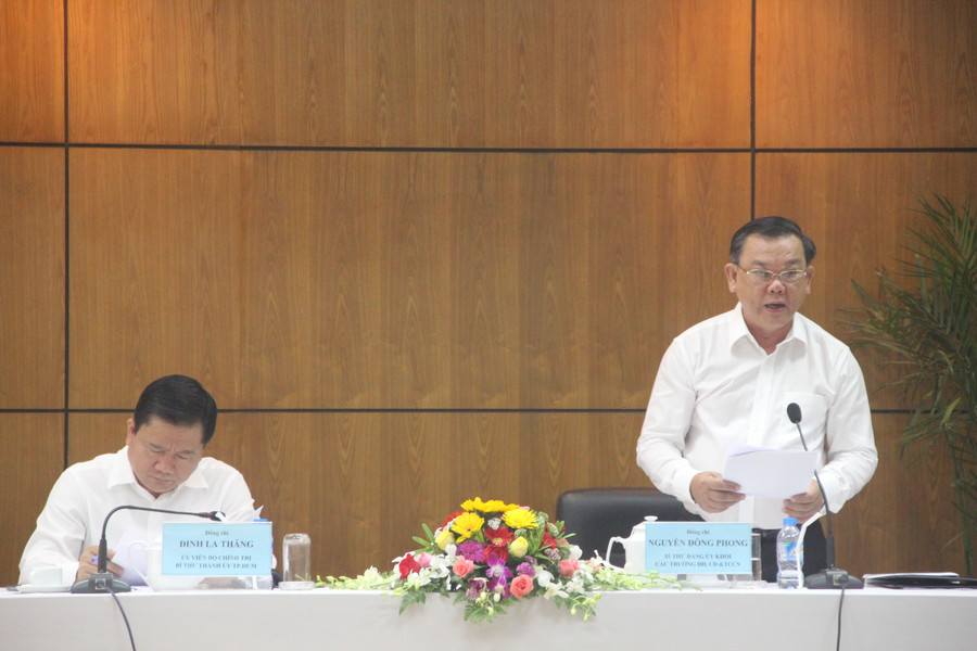 Đồng chí Nguyễn Đông Phong-Bí thư Đảng ủy Khối các trường ĐH, CĐ, TCCN phát biểu tại buổi làm việc