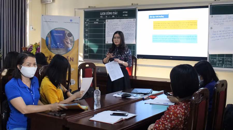 Trường PTDTNT tỉnh Bắc Giang tập huấn về giáo dục hướng nghiệp. Ảnh: NTCC