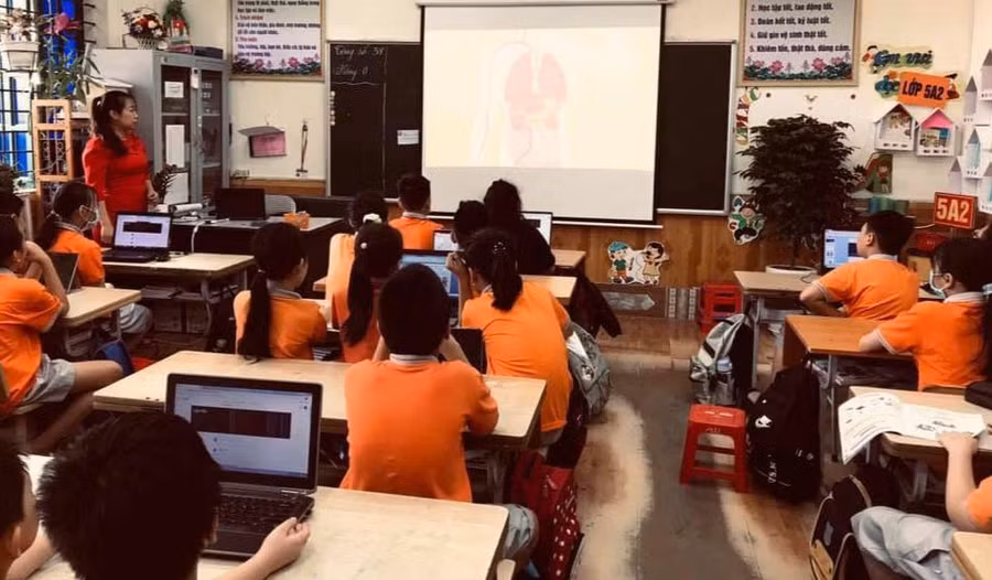 Giáo viên thêm sáng tạo khi được nhà trường trao quyền tự chủ. Ảnh: NTCC