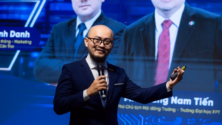 Ông Wilson Lieu - CEO Next Academy, Chủ Tịch - Liên Minh phát triển nguồn Nhân lực số Việt Nam chia sẻ ứng dụng của ChatGPT vào giáo dục THPT. Ông Wilson Lieu - CEO Next Academy, Chủ Tịch - Liên Minh phát triển nguồn Nhân lực số Việt Nam chia sẻ ứng dụng của ChatGPT vào giáo dục THPT.