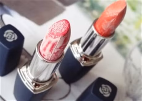 Nguy co hong moi vi ham dung son 