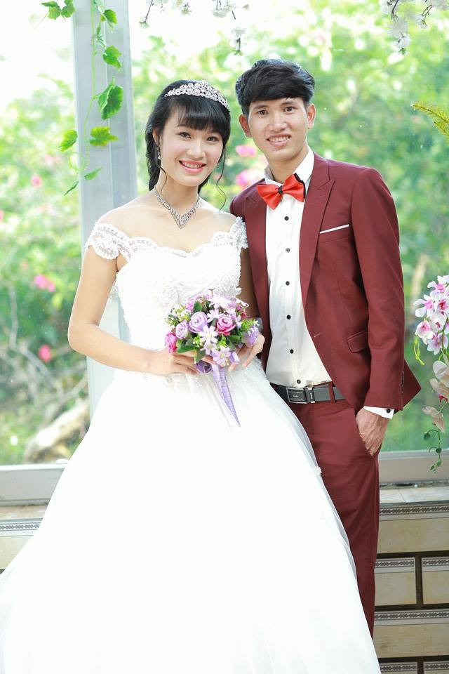 Ảnh cưới của đôi vợ chồng trẻ ở Nghệ An. Ảnh: NVCC.