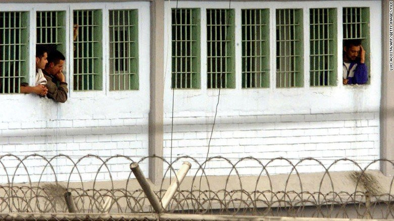 Colombia: 100 thi thể bị vứt dưới cống nhà tù khét tiếng