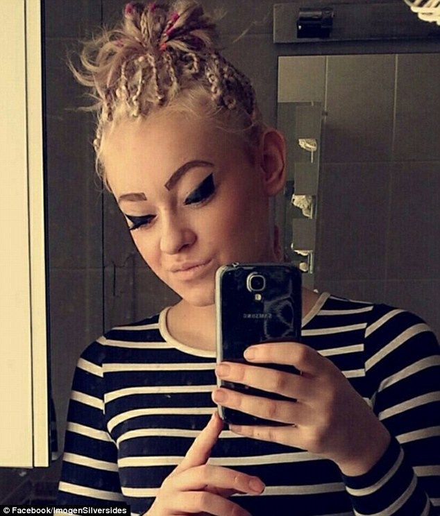 Cô gái nhận kết đắng sau khi nhuộm da bằng lăn sơn - Ảnh 2