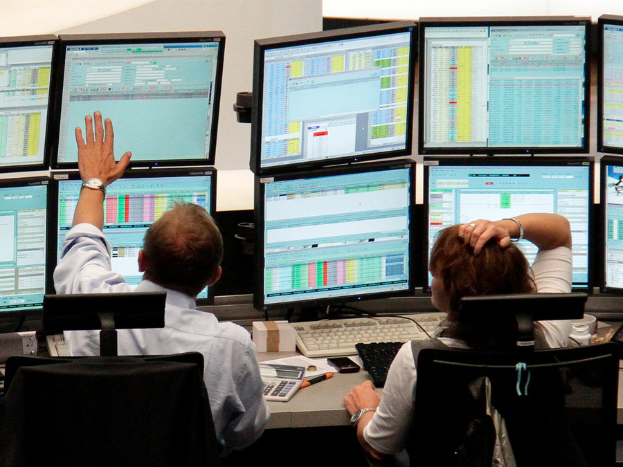 Áp lực của công việc khiến không nhiều người có thể trụ lâu với nghề. Ảnh: B.I.