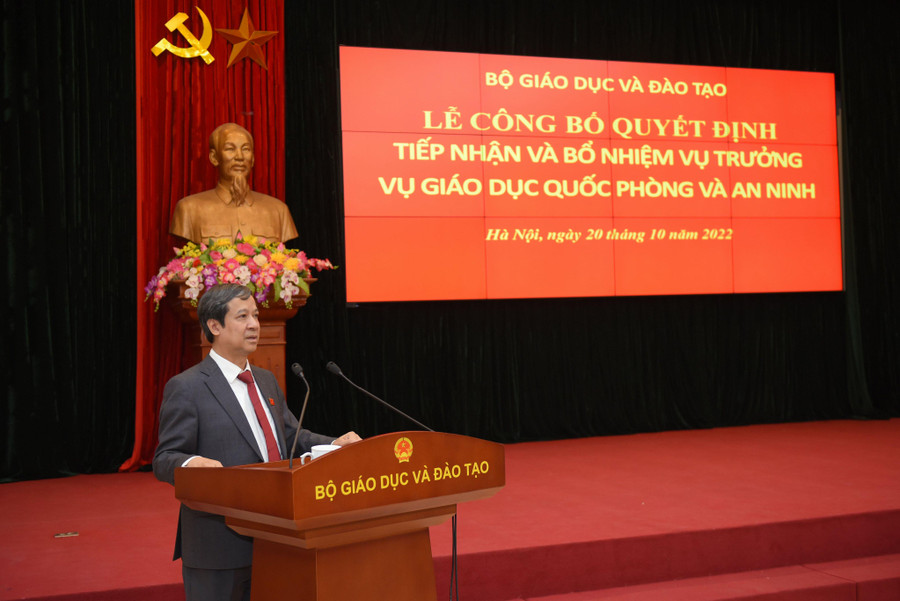 Bộ trưởng Bộ GD&ĐT Nguyễn Kim Sơn phát biểu tại buổi lễ. Bộ trưởng Bộ GD&ĐT Nguyễn Kim Sơn phát biểu tại buổi lễ.