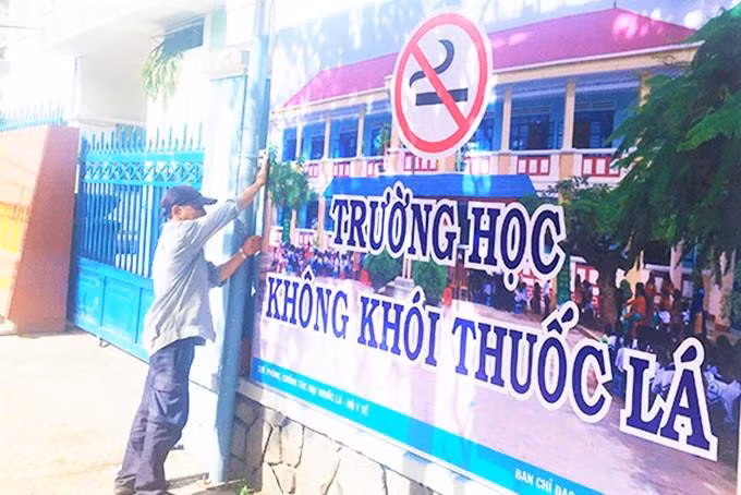Trường học không khói thuốc cần được ưu tiên thực hiện do có nhiều lợi ích. Ảnh minh họa/ITN. 