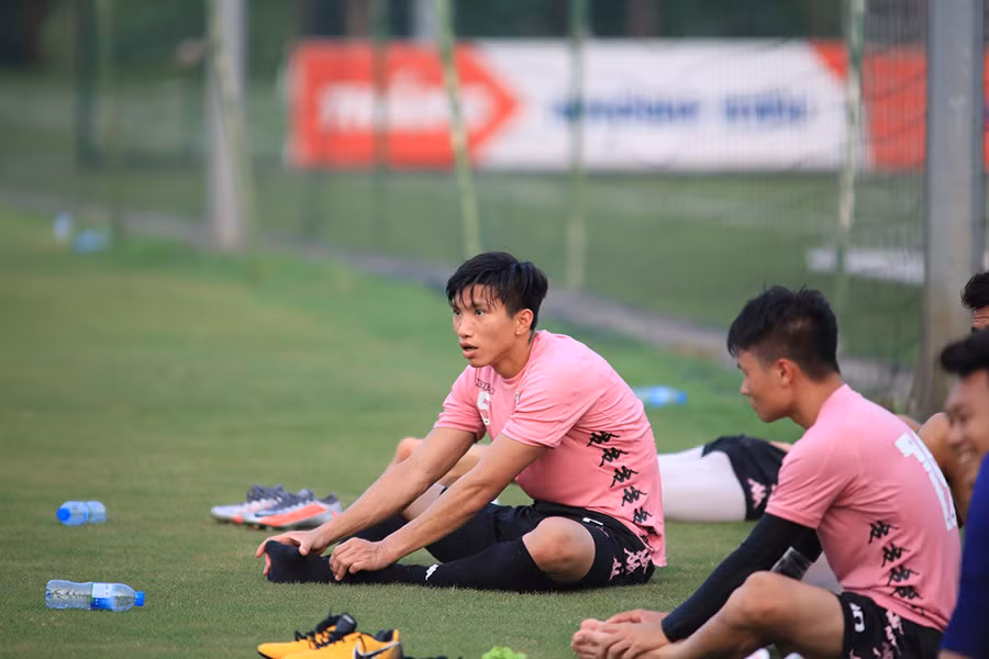 Toàn bộ các cầu thủ đá chính của Hà Nội được rút ra nghỉ sau 60 phút có mặt trên sân.