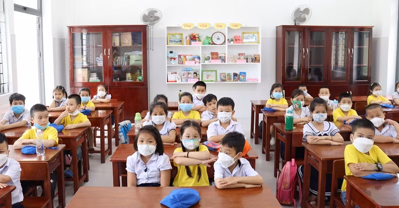 Trường Mầm non Bình Minh tổ chức Lớp học cầu nối cho trẻ 5 tuổi làm quen với môi trường tiểu học.