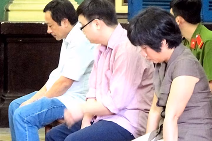 Giám đốc bỏ 35.000 USD "chạy" cho con vào trường Y lĩnh án