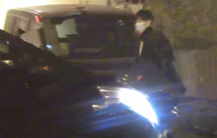 Triệu Vy cùng bạn trai tin đồn hẹn hò ăn tối.