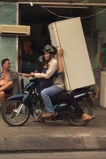 chở hàng, giao thông, an toàn giao thông, Việt Nam, xe máy, văn hóa giao thông