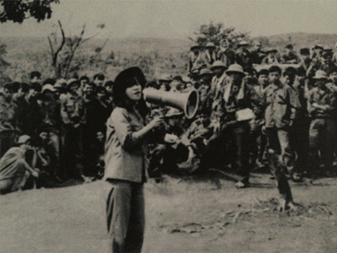 chuyen phong tang danh hieu: ke ngoai cuoi nu, nguoi trong khoc tham hinh 0
NSND Thanh Hoa ở chiến dịch Hồ Chí Minh 1975. Ảnh: Đẹp