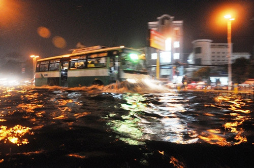 ngập, sài gòn, mưa lớn ngập, sài gòn, mưa lớn