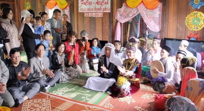 Đám cưới của người Chăm. Ảnh: Báo Bình Dương Online