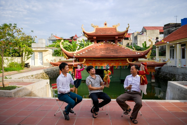 Tập diễn trước thủy đình.