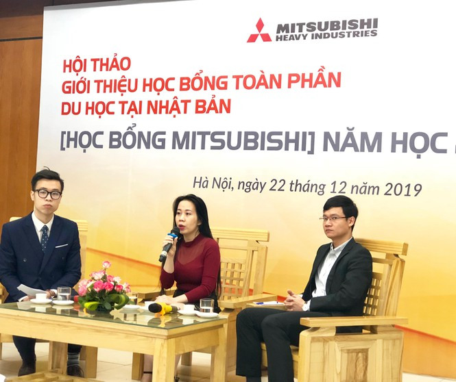 Các đại biểu cùng trao đổi với sinh viên tại Hội thảo giới thiệu về học bổng Mitsubishi học đại học tại Nhật Bản.