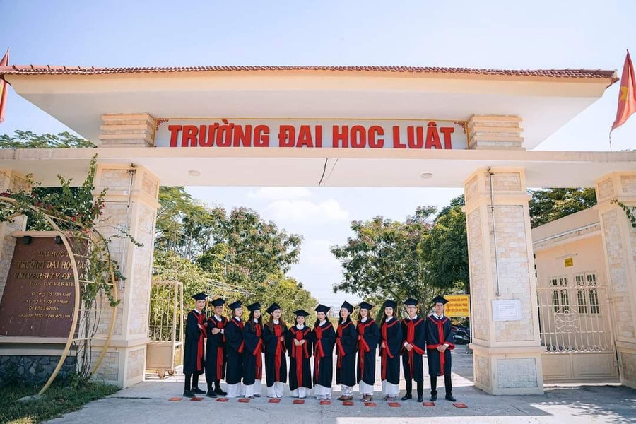 Sinh viên tốt nghiệp Trường Đại học Luật - ĐH Huế.