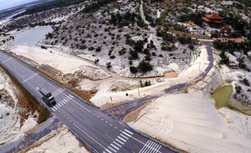 Mục sở thị lăng mộ 10 tỷ độc nhất vô nhị trên vùng sa mạc Quảng Bình - Ảnh 14