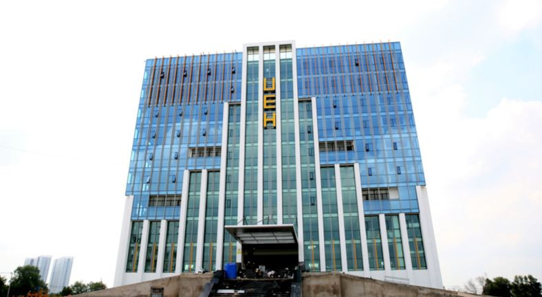 Các trường thực hiện tự chủ đại học đầu tư mạnh mẽ cơ sở vật chất. Trong ảnh là cơ sở UEH Nguyễn Văn Linh, huyện Bình Chánh của Trường ĐH Kinh tế TPHCM được đưa vào sử dụng từ năm 2021. Ảnh: UEH