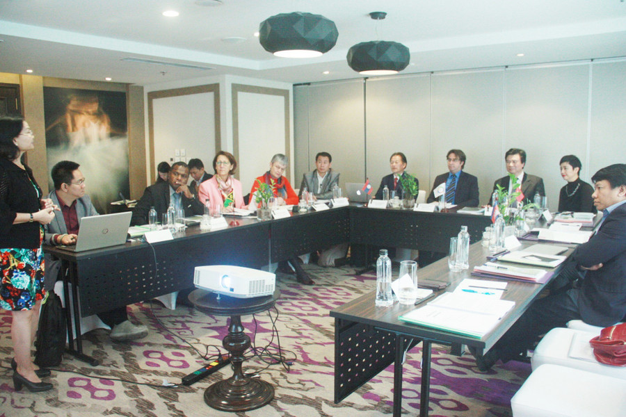 Các đại biểu tham dự phiên họp