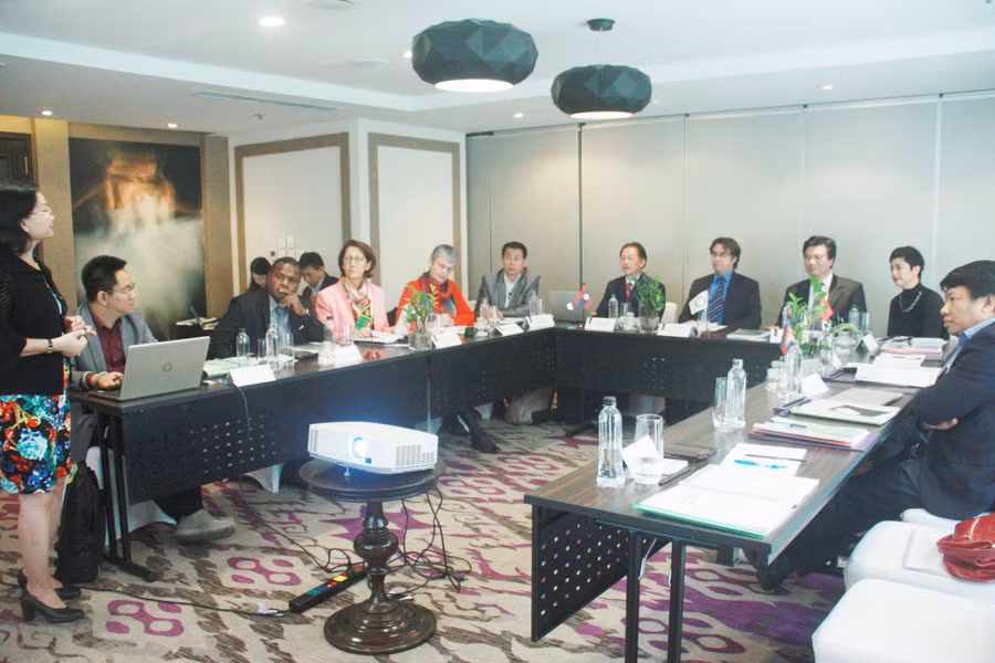 Các đại biểu tham dự phiên họp