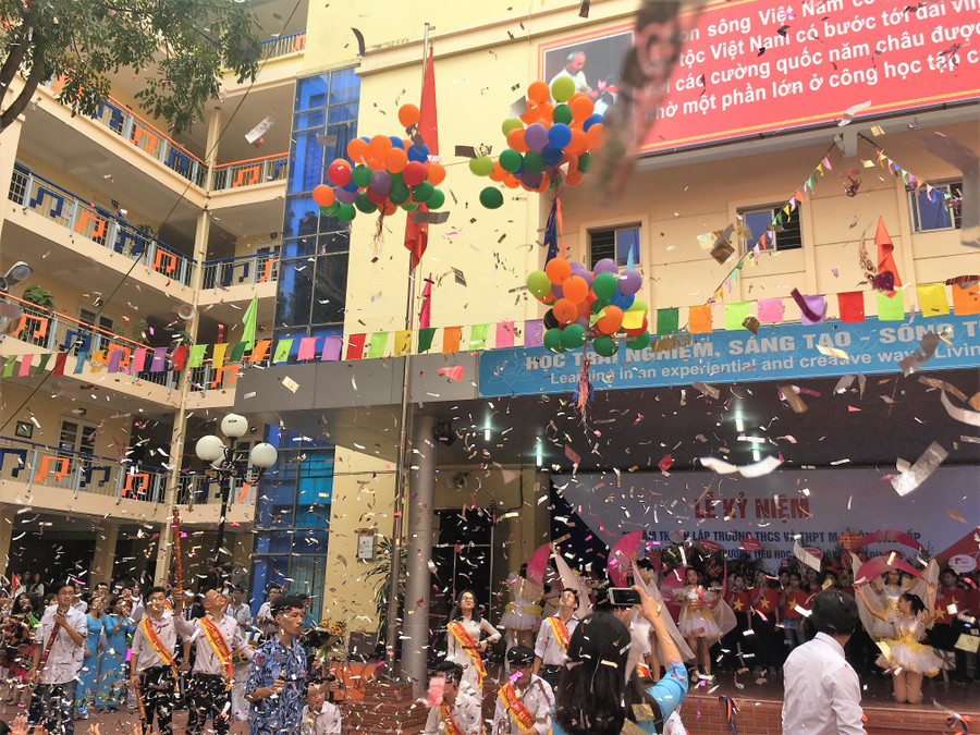 Trong niềm vui kỷ niệm 25 năm thành lập, tập thể thầy và trò Hệ thống giáo dục Lômônôxốp quyết tâm vươn xa hơn nữa.