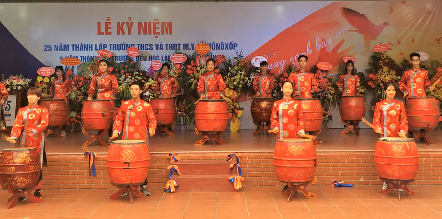 Màn đánh trống ấn tượng trên nền nhạc hiện đại