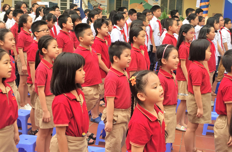 Học sinh Hệ thống giáo dục Lômônôxốp tự hào cất cao tiếng hát ngợi ca mái trường, tri ân thầy cô