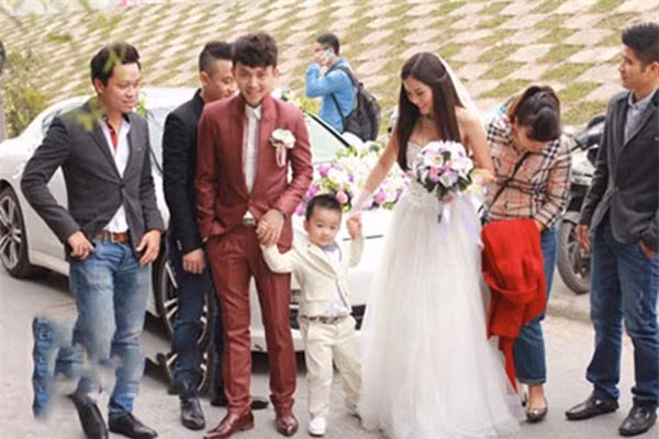 Đây là thông tin gây nhiều bất ngờ cho cộng đồng khán giả trẻ vì từ khi tham gia Nhật ký Vàng Anh, Anh Vũ là người khá kín tiếng trong chuyện cá nhân.