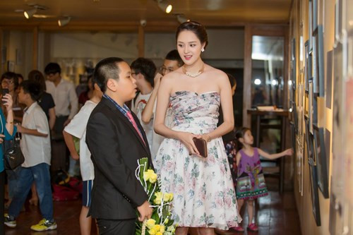 Á hậu Hoàng Anh rạng rỡ gặp