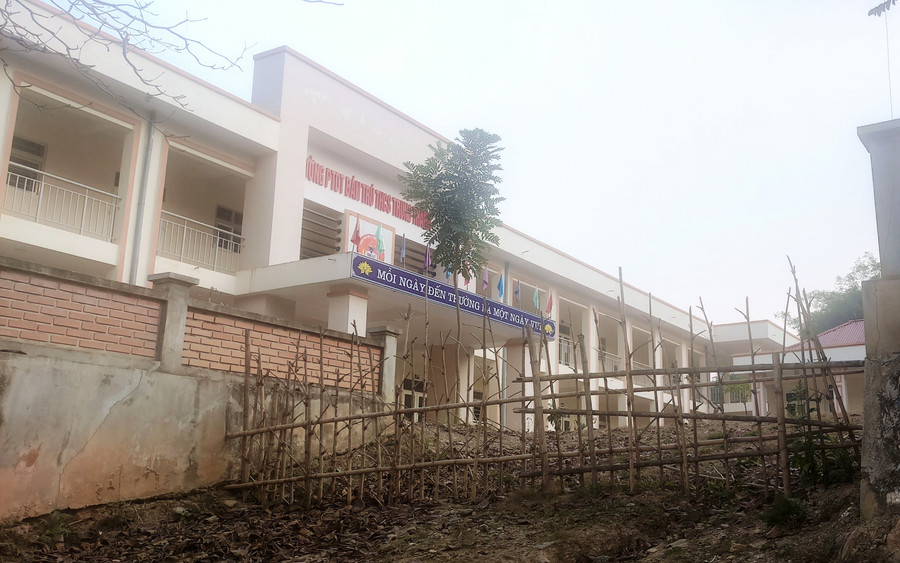Trường PTDTBT-THCS Trung Thành đóng cửa. Trường PTDTBT-THCS Trung Thành đóng cửa.