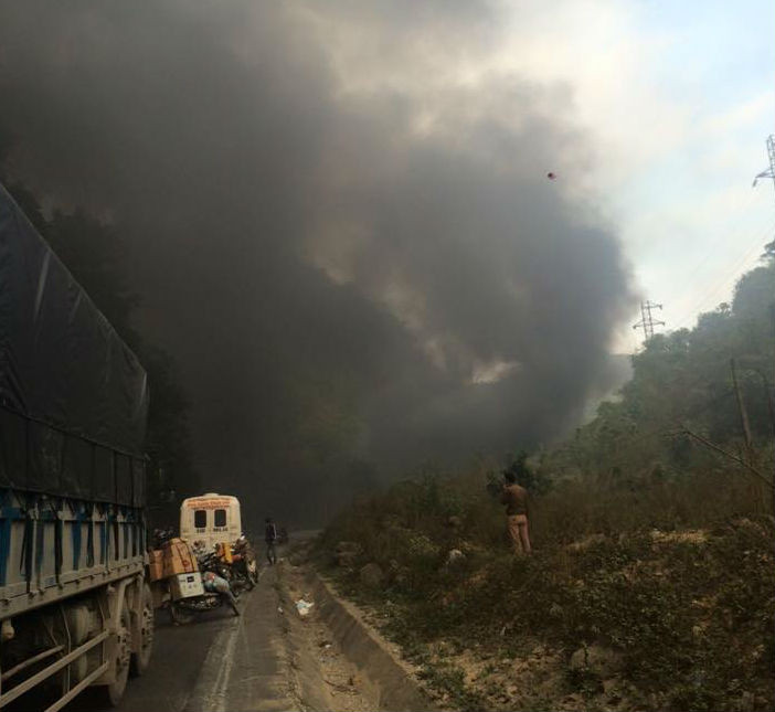 Thảm nạn tại đèo Đá Trắng: Dốc cua khiến tài xế mất lái - Ảnh 2