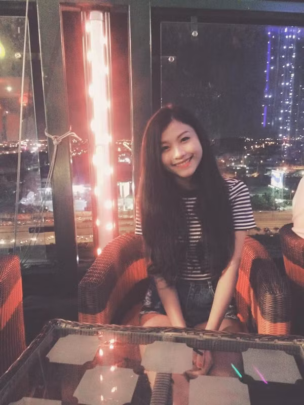 Cô gái trong bộ ảnh Cô lang y với chiếc áo yếm mỏng tang gây xôn xao là ai? - Ảnh 10.