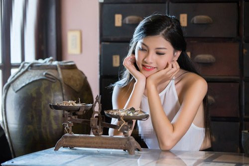 Hết hồn với “cô lang y” ngực thả rông lằn yếm mỏng ảnh 21 Hết hồn với “cô lang y” ngực thả rông lằn yếm mỏng ảnh 21