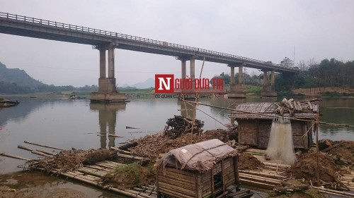 Sự thực chuyện người phụ nữ ném con xuống sông ở Thanh Hóa - Ảnh 1 Sự thực chuyện người phụ nữ ném con xuống sông ở Thanh Hóa - Ảnh 1