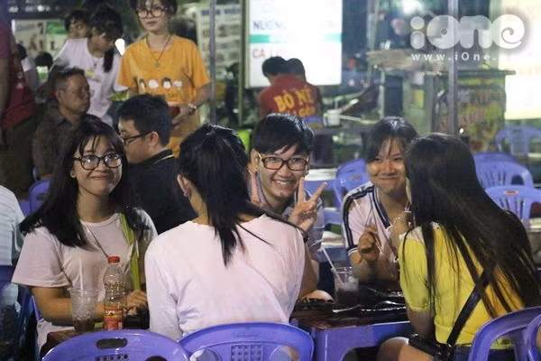 khu-m-thuc-bat-ngan-do-an-vat-tai-cho-dem-sinh-vien-thu-duc-10