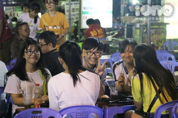 khu-m-thuc-bat-ngan-do-an-vat-tai-cho-dem-sinh-vien-thu-duc-10