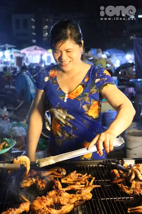 khu-m-thuc-bat-ngan-do-an-vat-tai-cho-dem-sinh-vien-thu-duc-9