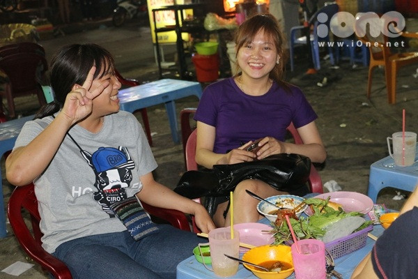 khu-m-thuc-bat-ngan-do-an-vat-tai-cho-dem-sinh-vien-thu-duc-11