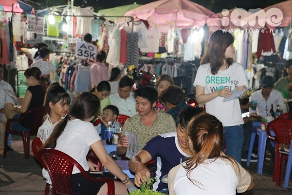 khu-m-thuc-bat-ngan-do-an-vat-tai-cho-dem-sinh-vien-thu-duc-13