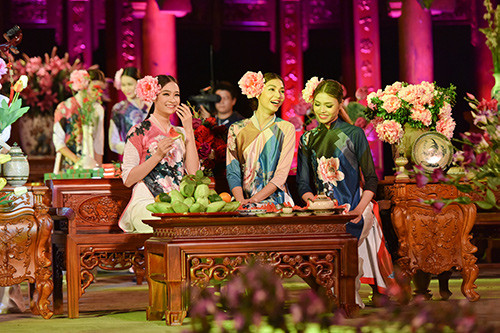 Áo dài Việt được tôn vinh nhờ dàn “mẫu” khuyết tật ảnh 13 Áo dài Việt được tôn vinh nhờ dàn “mẫu” khuyết tật ảnh 13