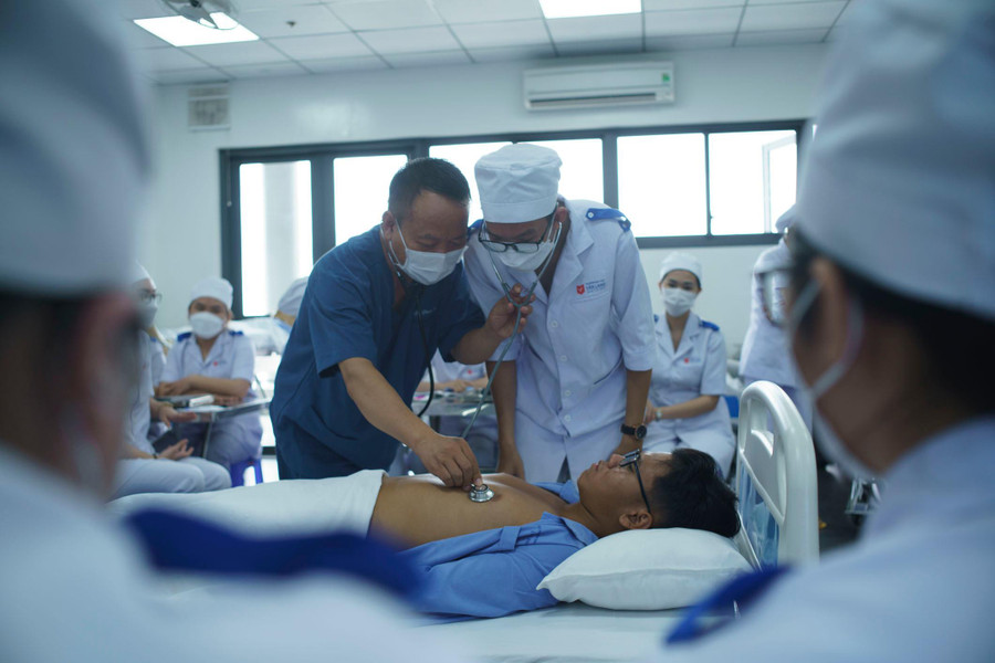 Buổi học thực tế của sinh viên ngành Y Trường ĐH Văn Lang. Ảnh: Website của trường Buổi học thực tế của sinh viên ngành Y Trường ĐH Văn Lang. Ảnh: Website của trường