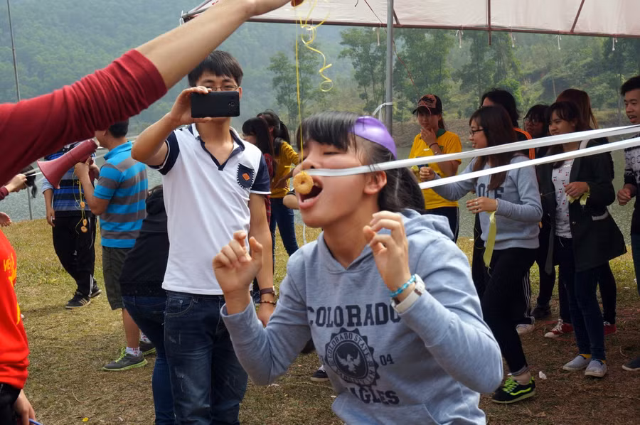 Vui - độc - lạ học kỹ năng thực tế cùng thầy giáo Mỹ