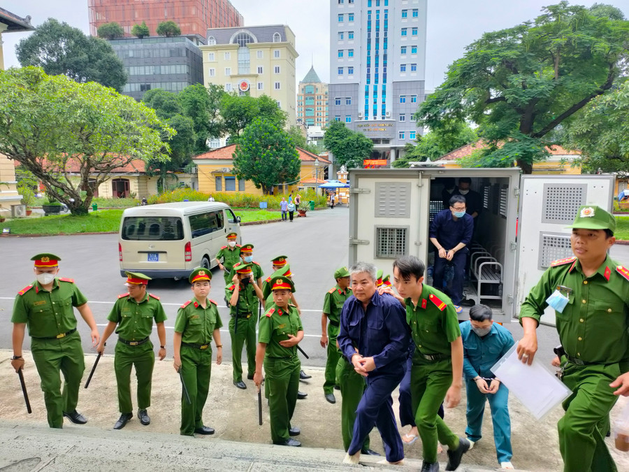 Nhận tiền để thả người, cựu trưởng công an phường Phú Thọ Hòa lĩnh án 7 năm tù ảnh 1 Nhận tiền để thả người, cựu trưởng công an phường Phú Thọ Hòa lĩnh án 7 năm tù ảnh 1